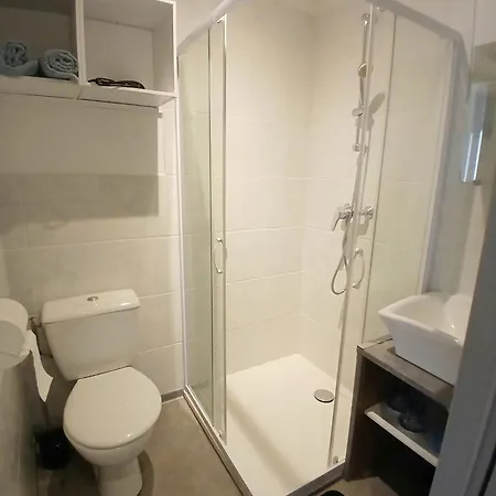 Apartamento Studio-pierrealex-neuf-parking Privé *
