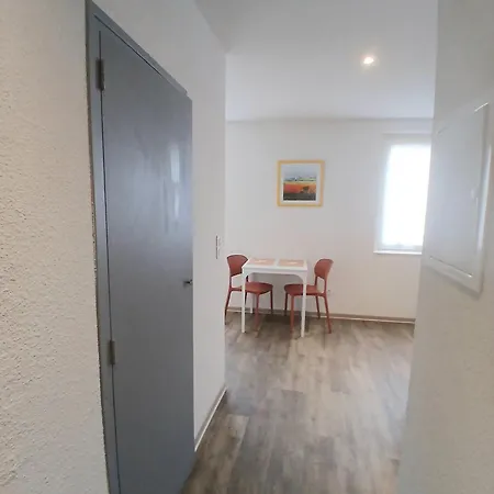 Apartamento Studio-pierrealex-neuf-parking Privé