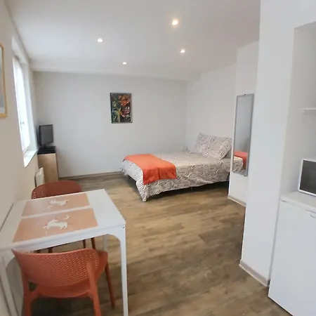 Apartamento Studio-pierrealex-neuf-parking Privé